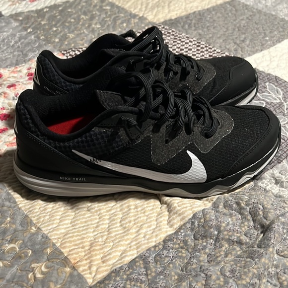 Nikes for sale! - Picture 2 of 7